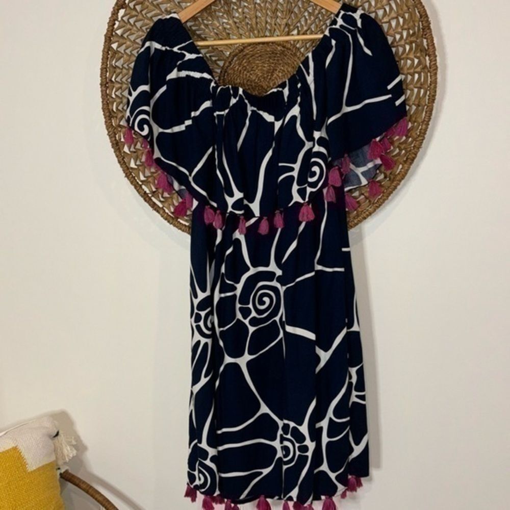 Escapada living navy blue and white off the shoulder dress size medium